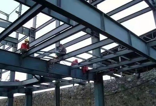 再生利用できるプレハブの鉄骨フレームの建物はシートのプレハブの競技場を波形を付けた
